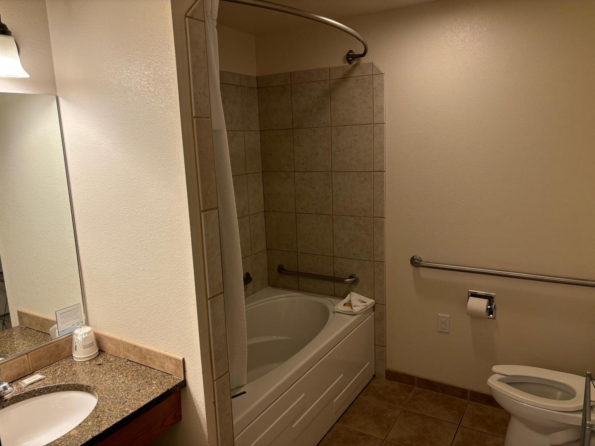 ซูเปอร์ 8 บาย วินด์แฮม เร็กซ์เบิร์ก Hotel ภายนอก รูปภาพ